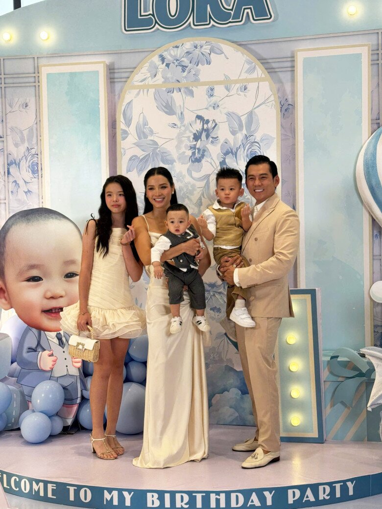 Phương Trinh Jolie đãi tiệc thôi nôi con thứ 3 hoành tráng, mẹ chồng cũ cũng có mặt chung khung hình mừng cháu cưng - 2