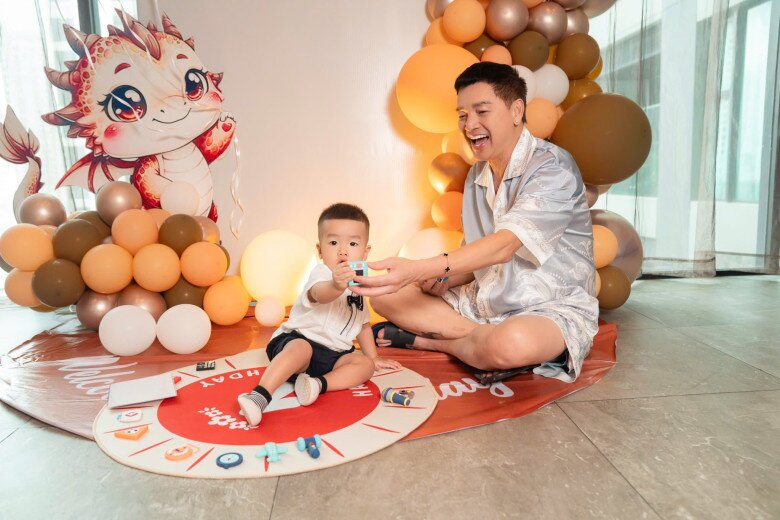 Quang Minh mừng sinh nhật con riêng của vợ: Ái nữ được bố dượng yêu chiều, nay xinh đẹp giống hệt mẹ - 8