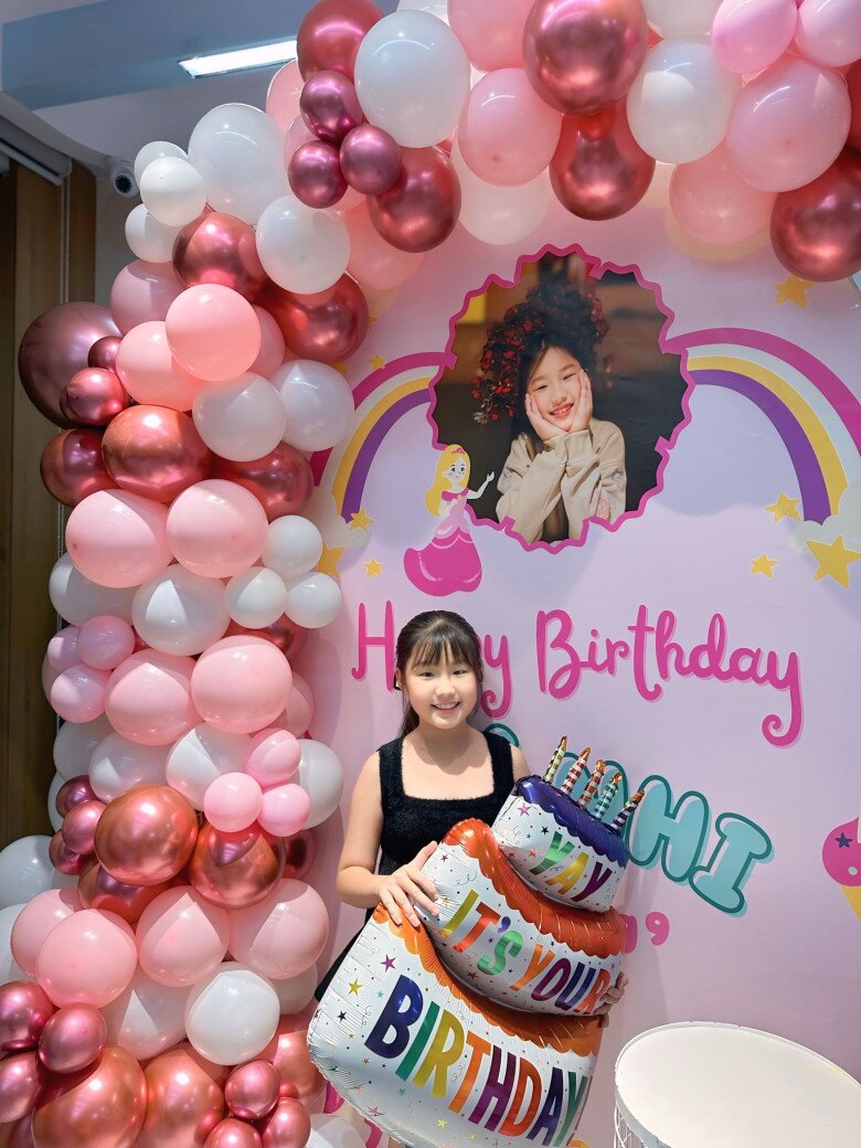 Quang Minh mừng sinh nhật con riêng của vợ: Ái nữ được bố dượng yêu chiều, nay xinh đẹp giống hệt mẹ - 3