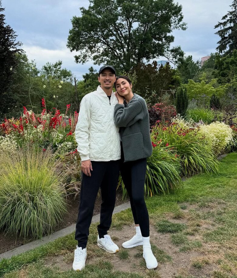 Tăng Thanh Hà mừng tiệc tất niên với thiếu gia Louis Nguyễn, cảnh vợ chồng nâng ly rượu mừng tình như lễ cưới - 5