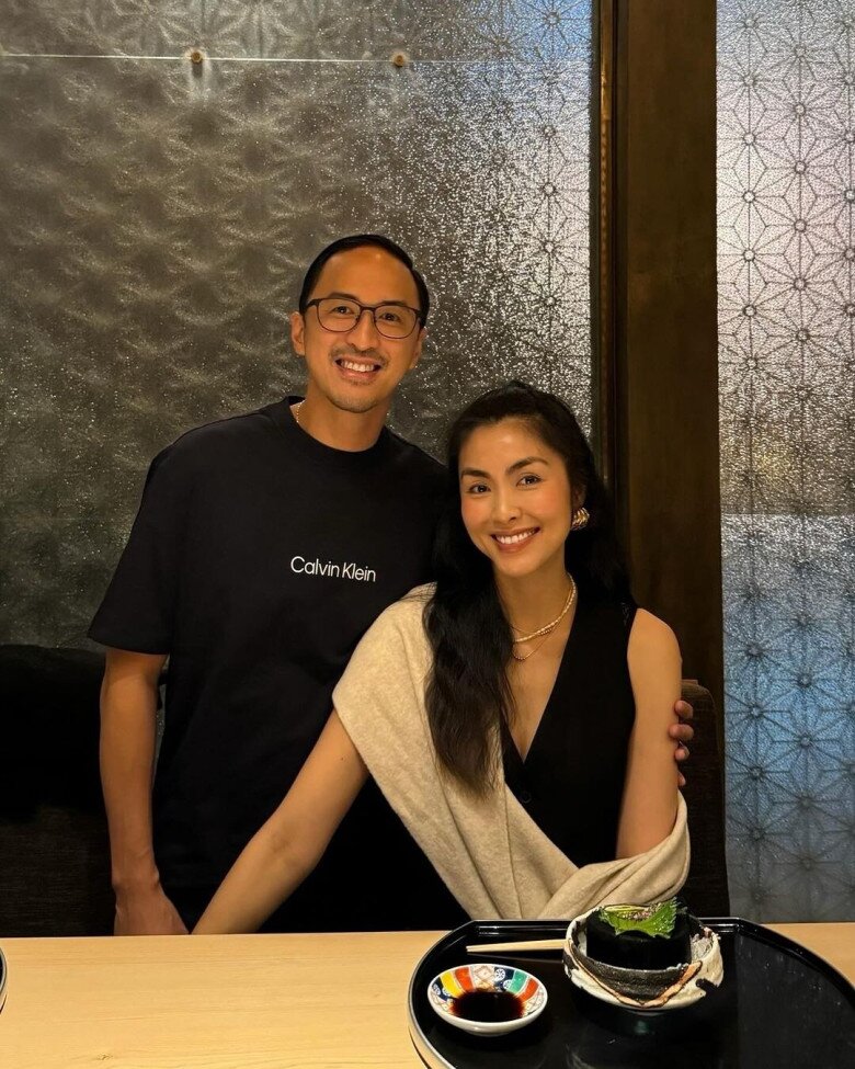 Tăng Thanh Hà mừng tiệc tất niên với thiếu gia Louis Nguyễn, cảnh vợ chồng nâng ly rượu mừng tình như lễ cưới - 4