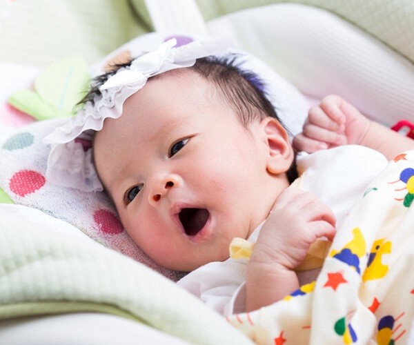 4 dấu hiệu trẻ 6 tháng tuổi đang phát triển vượt trội cả EQ và IQ - 1