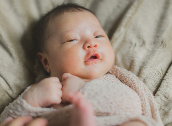 4 dấu hiệu trẻ 6 tháng tuổi đang phát triển vượt trội cả EQ và IQ - 8