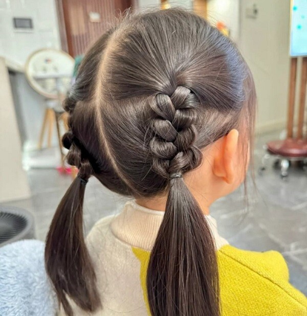 Những kiểu tóc tết xinh xắn nhưng đơn giản, dễ làm tại nhà, cho bé gái tự tin chơi Tết - 9