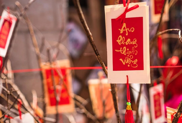 Khung giờ đẹp, hướng đẹp xuất hành "đại cát đại lợi" mùng 2 Tết Bính Ngọ, 4 người kiêng xuất hành ngày này - 2