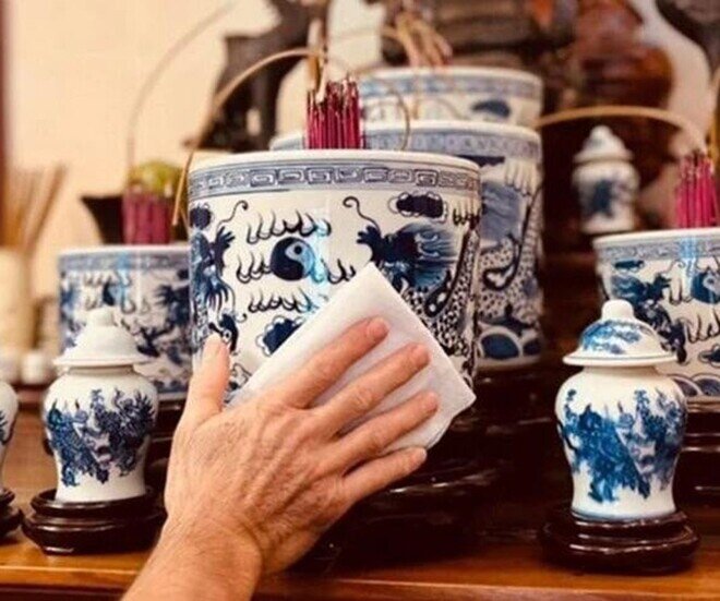 Tháng Chạp có 3 ngày đại lộc để bao sái bàn thờ, tỉa chân hương, chuẩn bị đón Tết Bính Ngọ năm 2026 - 1