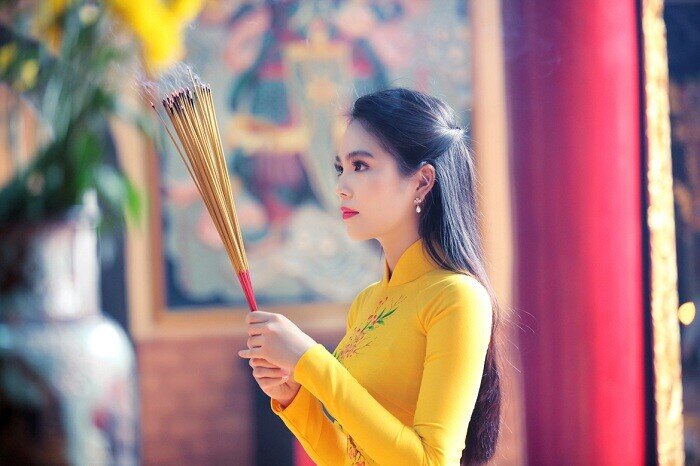 Văn khấn cúng rằm tháng 11 năm Ất Tỵ chuẩn nhất, 3 việc nên làm vào ngày này để đón phước lành và đem lại may mắn - 3