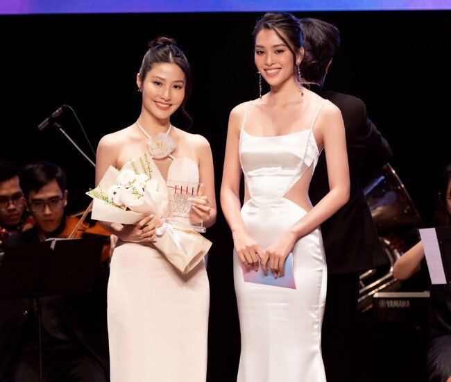 Hot girl có gương mặt đẹp nhất U40 "trẻ mãi không già", sau sinh nở chăm mặc táo bạo khoe 3 vòng "nét căng" - 1