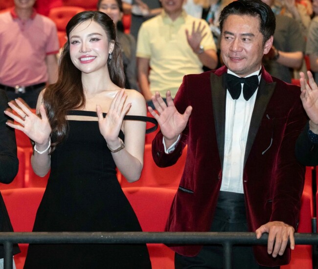 Mỹ nhân đóng "cảnh nóng" hot nhất lúc này: Visual tựa "nữ thần", chuộng mặc nóng bỏng khó rời mắt - 1