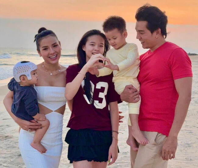 Mỹ nhân lấy "hồng hài nhi" đích thị là mẹ 3 con quyến rũ bậc nhất Vbiz, có "kho" bikini khoe 3 vòng "căng đét" - 1