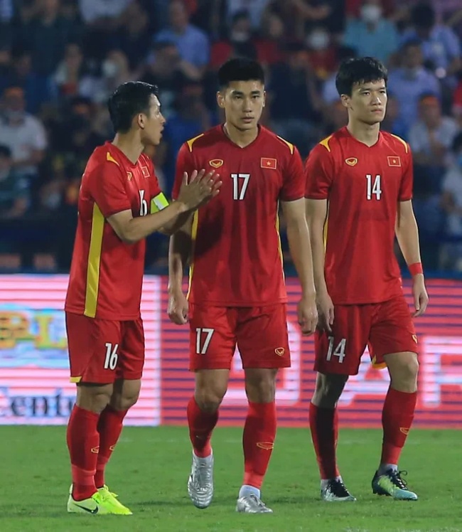 Trai đẹp &#34;bắn tim&#34; với Khả Ngân khiến Thanh Sơn cũng phát ghen: Là người hùng U23 Việt Nam, cao 1m81 còn có 6 múi - 9