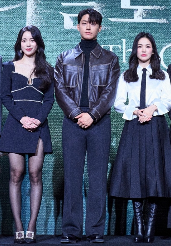 Song Hye Kyo giành mọi vinh quang trên màn ảnh, đời thực hóa ra lại thua đau trước &#34;ác nữ&#34; - 1