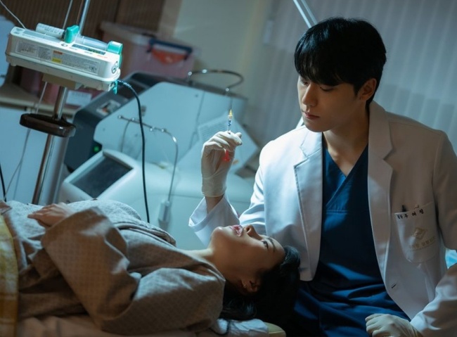 Song Hye Kyo giành mọi vinh quang trên màn ảnh, đời thực hóa ra lại thua đau trước &#34;ác nữ&#34; - 8