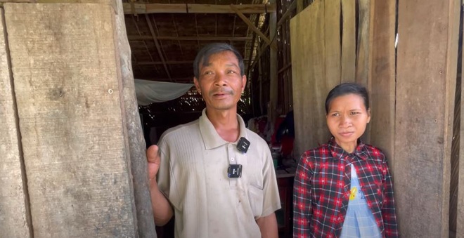 Người đàn ông 50 tuổi cưới gái tân 20 tuổi: &#34;Cô ấy sắp sinh rồi mà chưa gom đủ tiền&#34; - 3