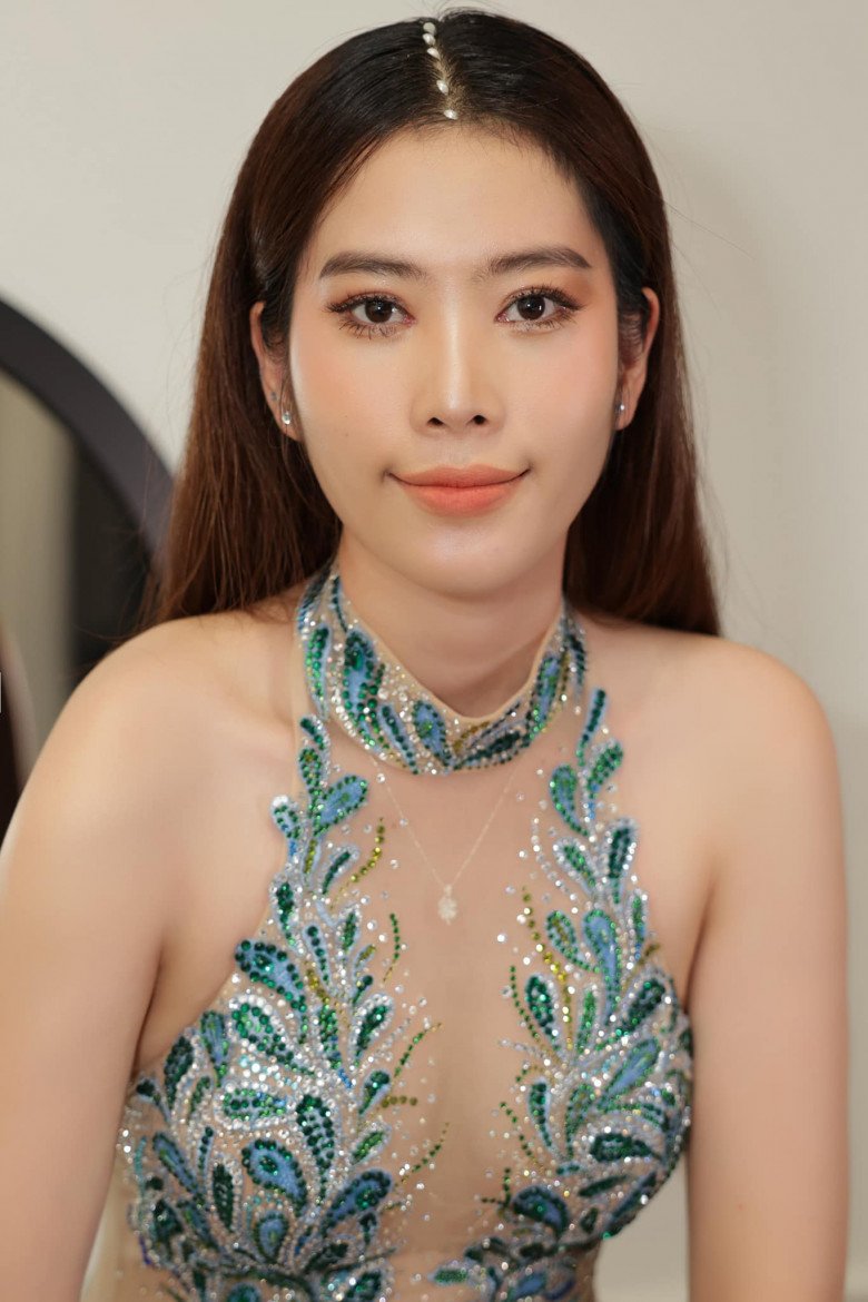 Mỹ nhân Tiền Giang tuổi thơ ngủ chuồng heo, đăng quang Hoa khôi đổi đời, tuổi 27 khoe visual trong veo - 10