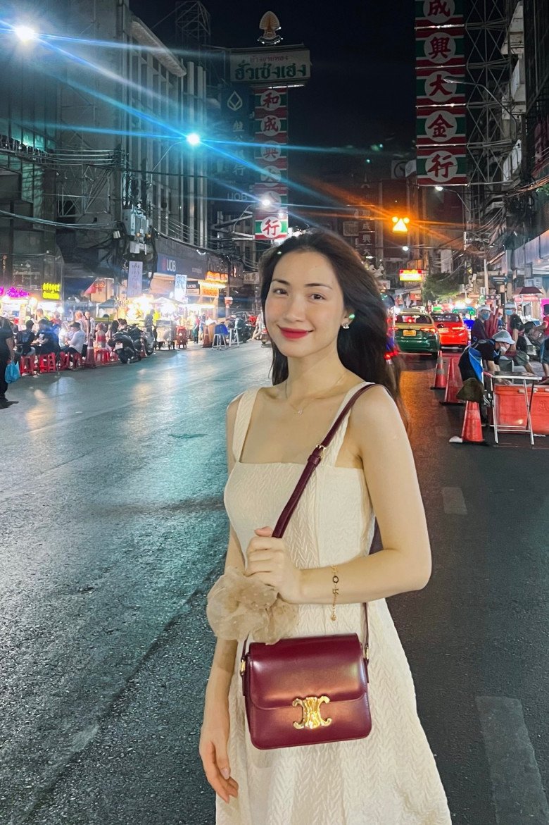 Phụ nữ nào như Hoà Minzy đều trẻ, một mình nuôi con vẫn sành điệu, “dát” hàng hiệu chẳng thua ai - 3