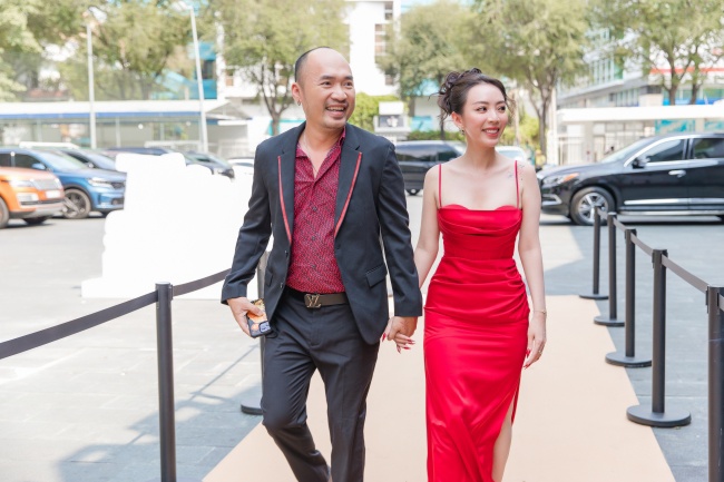 Đạo diễn Bố Già nhận xét về &#34;phim nói đạo lý mà ăn khách của Trấn Thành&#34;, ông xã Thu Trang lập tức phản ứng &#34;lạ&#34; - 7