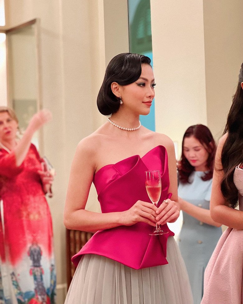 Hoa hậu Bến Tre duy nhất được ví như Nam Phương Hoàng Hậu diện váy cưới trắng, cả showbiz chúc mừng - 21