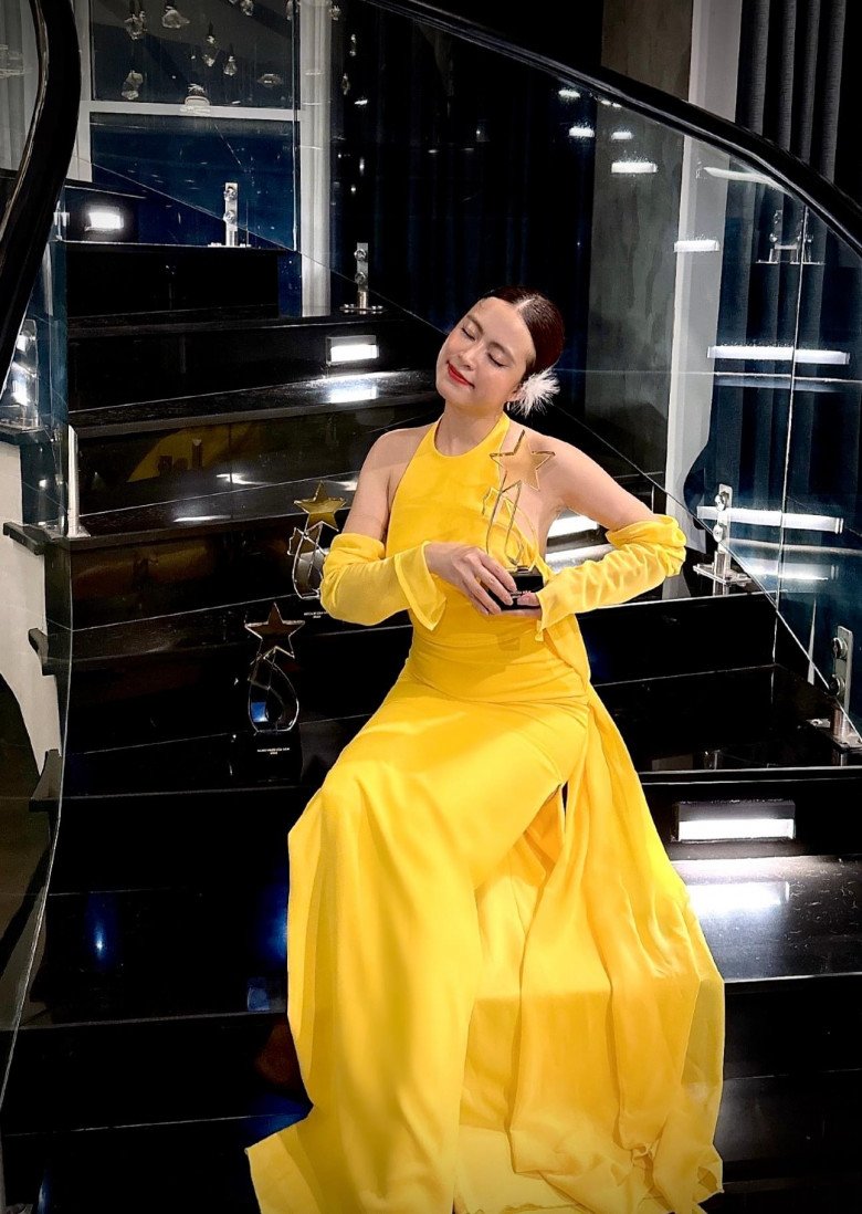 &#34;Đụng hàng&#34; Hoa hậu quốc dân, Hoàng Thuỳ Linh nhờ &#34;vũ khí&#34; trời ban mà đẹp như công chúa Mỵ Châu - 5