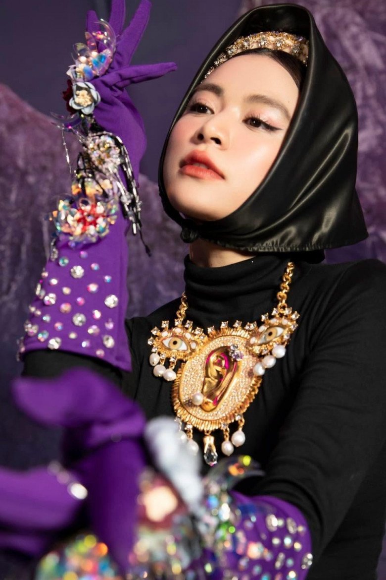 &#34;Đụng hàng&#34; Hoa hậu quốc dân, Hoàng Thuỳ Linh nhờ &#34;vũ khí&#34; trời ban mà đẹp như công chúa Mỵ Châu - 2