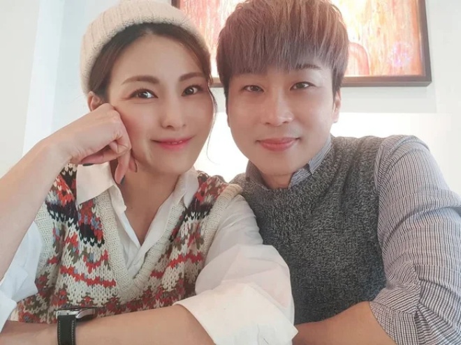 Ngôi sao 24/7: Đám cưới bị &#34;ném đá&#34; nhiều nhất Kbiz: Nhà gái tai tiếng nhưng cô dâu vẫn gây sốt - 10