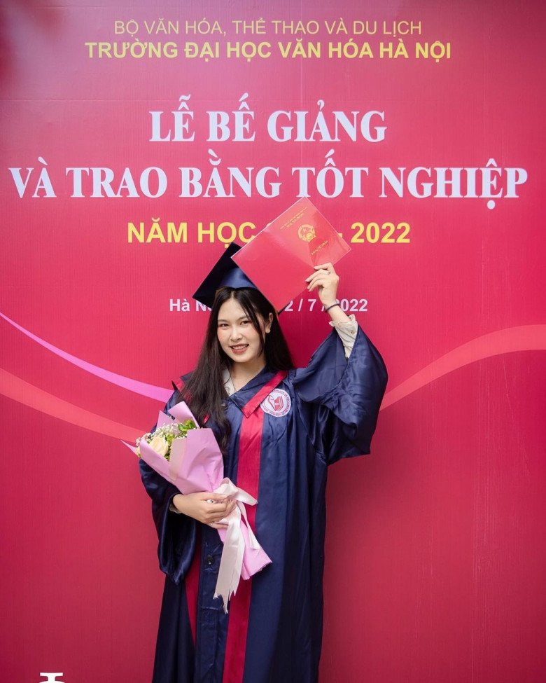 Phát hiện nữ luật sư 2K đẹp chẳng khác trên phim, nét đẹp tri thức và nhân ái còn rạng ngời hơn gấp bội - 3