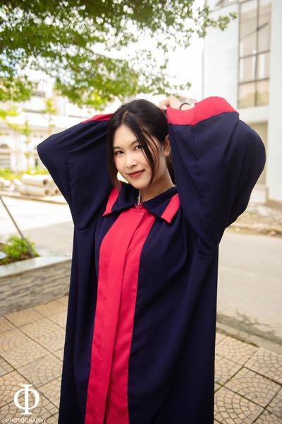 Phát hiện nữ luật sư 2K đẹp chẳng khác trên phim, nét đẹp tri thức và nhân ái còn rạng ngời hơn gấp bội - 5