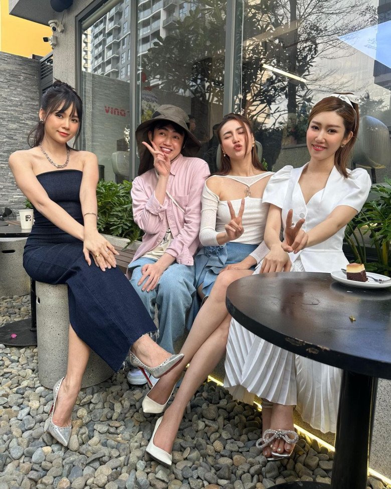 Bí mật đằng sau làn da trắng nõn nà của dàn mỹ nhân: Thuý Ngân đắp &#34;xi măng&#34;, hotgirl 50 tỷ lộ chi tiết &#34;muối mặt&#34; - 1