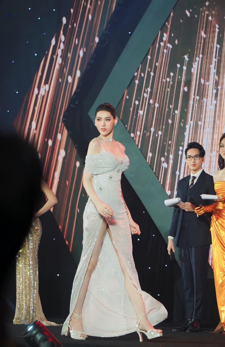 Cô nàng 1m83 đi phát cơm lề đường, đăng quang hoa hậu chuyển giới nhờ câu ứng xử đẳng cấp quốc tế - 11