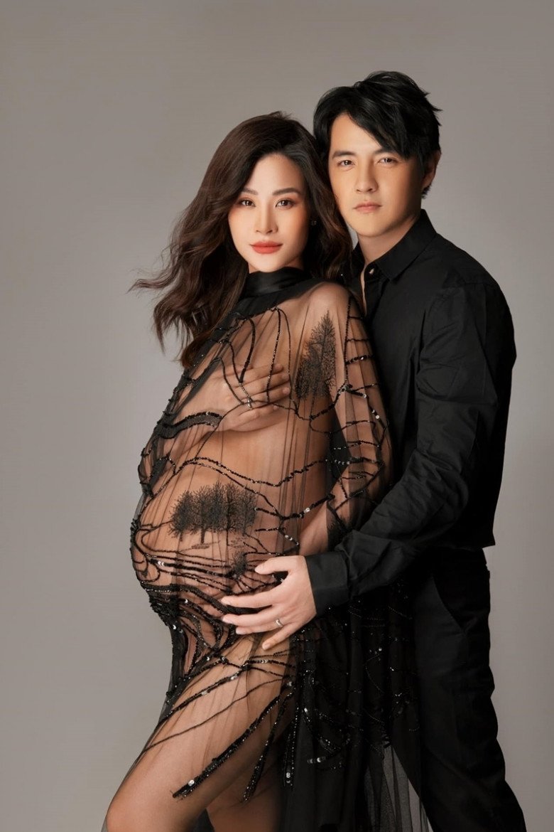 Hội &#34;mẹ ỏng&#34; khoe bầu với tấm vải mỏng như sương, dâu hào môn Đàm Thu Trang trái ngược, chẳng xuyên thấu vẫn đẹp - 8