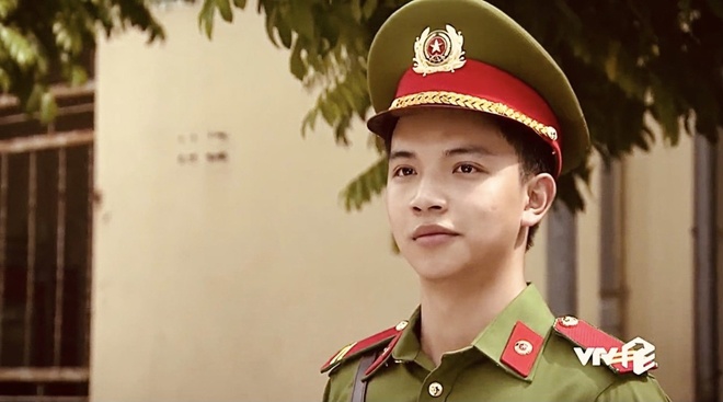 Cậu con trai &#34;hết nước chấm&#34; của ông bố đơn thân làm cửu vạn hot nhất VTV: Đời thực khác hẳn phim - 2