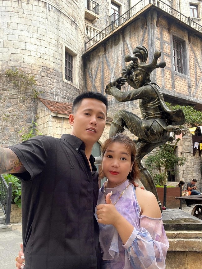 Nghe con hỏi người yêu cũ mình một câu, mẹ 2 con liền cưới mối tình đầu, cùng nhau xây dựng cơ ngơi hoành tráng - 2