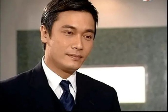 &#34;Nhất ca&#34; TVB từng đẩy vợ cũ con trai vào đường cùng, giờ hết thời, nhan sắc xuống cấp, đi hát hội chợ - 5