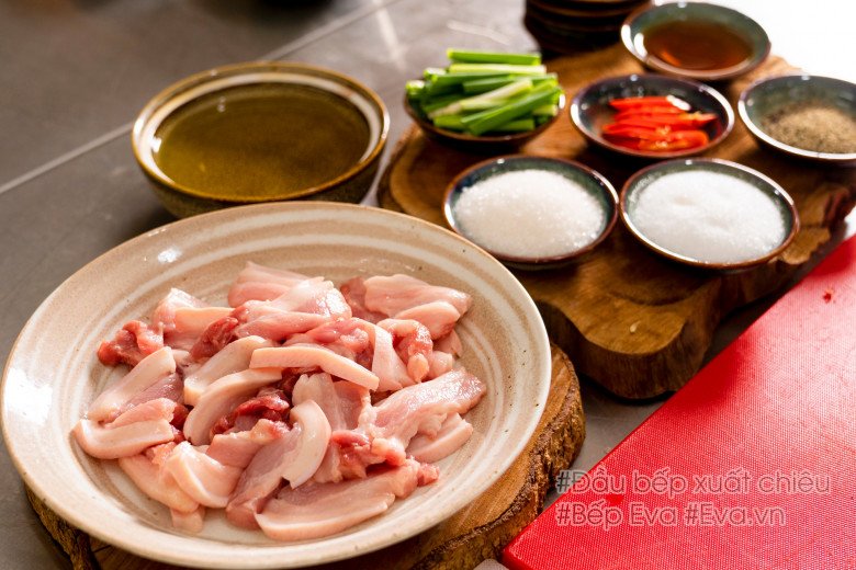 Mưa phùn se lạnh ăn thịt rang cháy cạnh quá ngon, xem cách làm của đầu bếp &#34;xịn&#34; lại càng thèm - 2