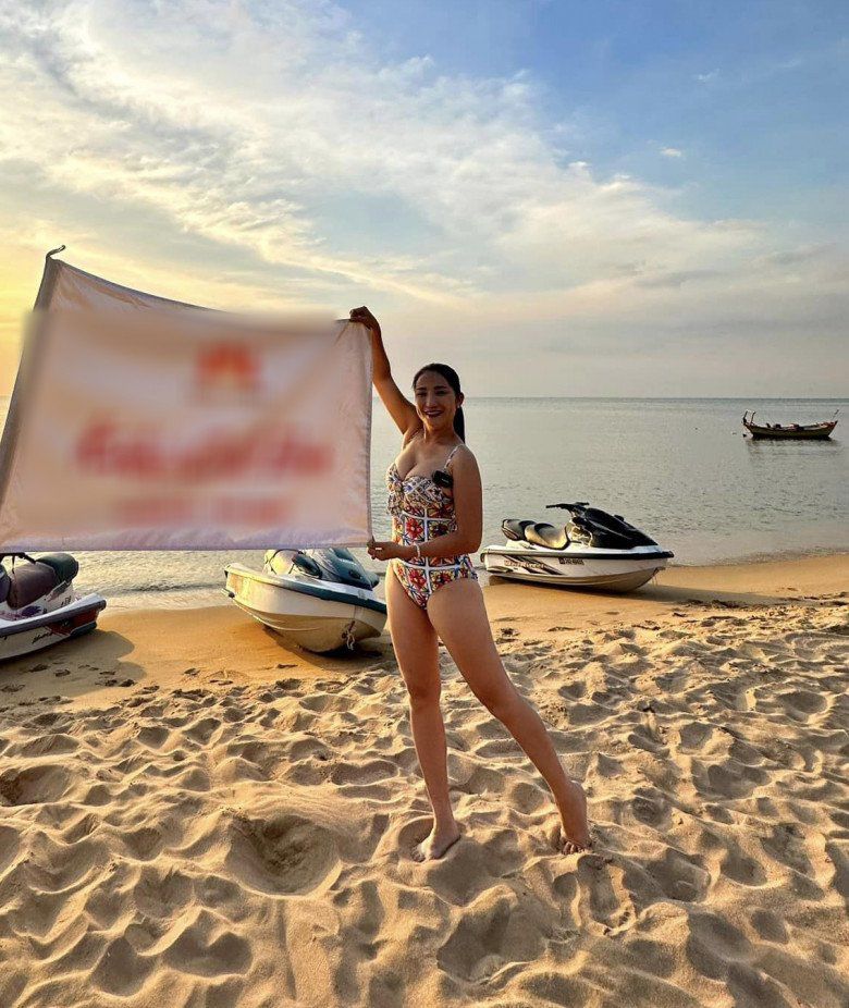 &#34;Bà mối&#34; Cát Tường U50 vẫn thích khoe ảnh bikini, tạo dáng nhí nhảnh, nay bị nói &#34;trẻ trâu cưa sừng làm nghé&#34; - 5
