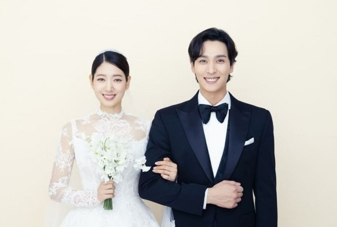 &#34;Mốt&#34; tình chị - em nở rộ trong showbiz: Mới nhất là &#34;ác nữ&#34; hại Song Hye Kyo, ngưỡng mộ nhất là Kim Tae Hee - 3