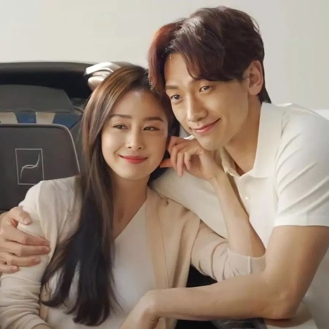 &#34;Mốt&#34; tình chị - em nở rộ trong showbiz: Mới nhất là &#34;ác nữ&#34; hại Song Hye Kyo, ngưỡng mộ nhất là Kim Tae Hee - 7