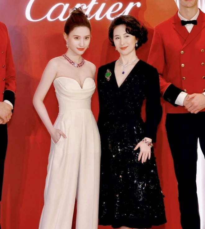 Ngôi sao 24/7: Nữ thần showbiz kể chuyện bố mẹ chồng cãi nhau to, &#34;kẻ trộm quốc dân&#34; hoảng sợ thốt lên 1 câu - 10