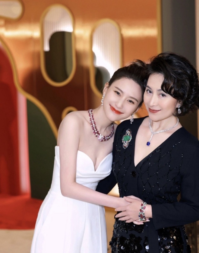 Ngôi sao 24/7: Nữ thần showbiz kể chuyện bố mẹ chồng cãi nhau to, &#34;kẻ trộm quốc dân&#34; hoảng sợ thốt lên 1 câu - 9
