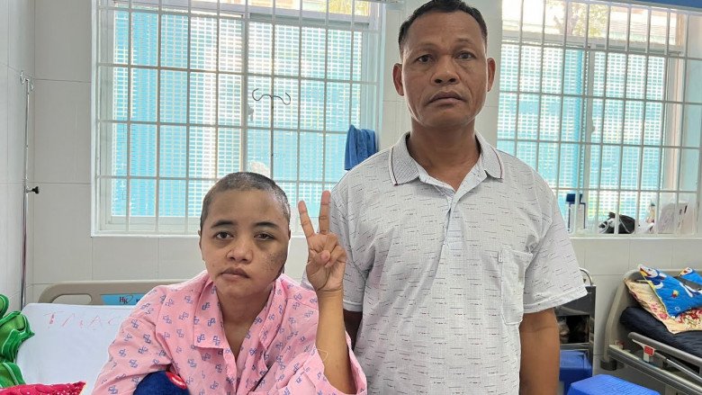 Cô gái trẻ được cha mẹ đặt cho cái tên hàm ý rất xinh đẹp nhưng không may sở hữu &#34;mặt quỷ&#34; và phép màu diệu kỳ khiến tất cả vỡ òa - 2