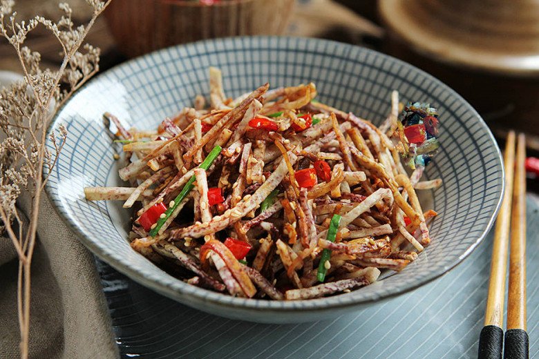 Loại củ cực giàu canxi cứ tưởng chỉ để ăn lẩu, ai ngờ đem nấu kiểu này được món ăn chơi cuối tuần - 5