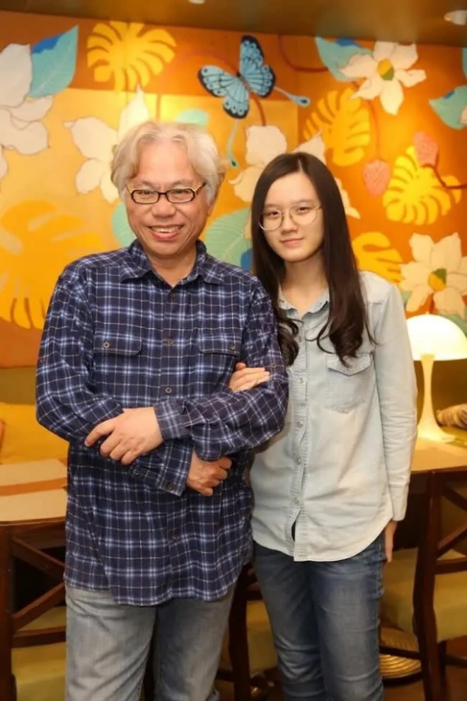 Tài khoản của chồng đáng tuổi ông có trạng thái mới, cô vợ trẻ có hành động đáng ngờ - 3