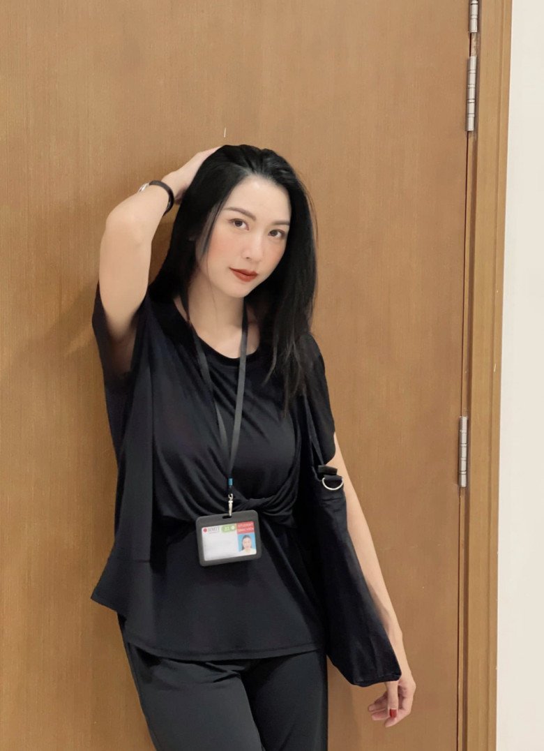 Mỹ nhân hụt vương miện danh giá mang nét đẹp tri thức, làm mẹ rồi mới tốt nghiệp đại học vẫn trẻ như nữ sinh - 10