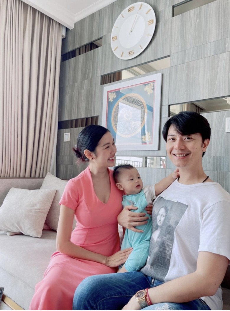 Mỹ nhân hụt vương miện danh giá mang nét đẹp tri thức, làm mẹ rồi mới tốt nghiệp đại học vẫn trẻ như nữ sinh - 2