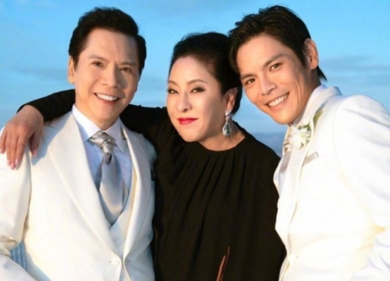 Dàn sao showbiz ai cũng sợ vì thế lực &#34;ngầm&#34; chống lưng: Sốc nhất là con trai cố chủ tịch giả làm dân thường - 10