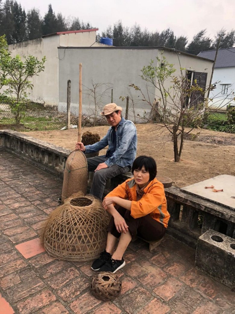 Thanh Hương ăn ngủ ngay cạnh bãi rác, &#34;người tình&#34; ám ảnh mùi đến nỗi không thở nổi - 1