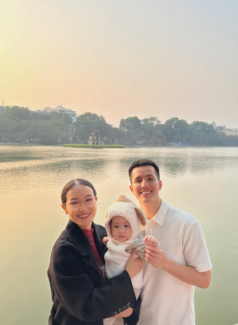 Tình đầu &#34;gài&#34; YouTuber Giang Ơi có bầu, sau đám cưới giờ đảm việc bếp núc lẫn chăm con - 9