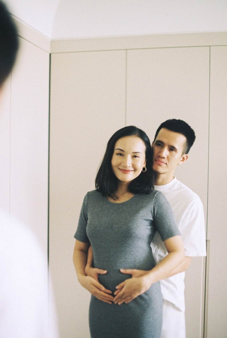 Tình đầu &#34;gài&#34; YouTuber Giang Ơi có bầu, sau đám cưới giờ đảm việc bếp núc lẫn chăm con - 4