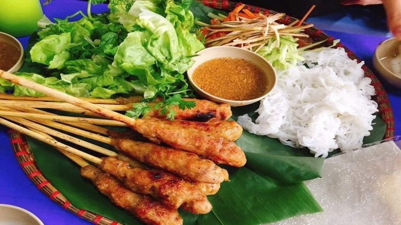 8 đặc sản xứ Huế chỉ nhắc tên đã thấy thèm, có món phải đến tận nơi mới được ăn - 7