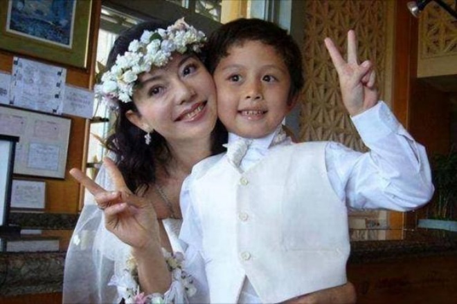 Mỹ nhân từng hả hê bắt nạt Lam Khiết Anh, con 12 tuổi mới cho cai sữa, gián tiếp &#34;hại&#34; cuộc đời quý tử - 6